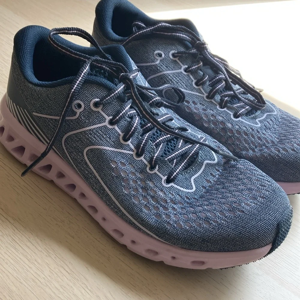 AVIA, Women's Tech Runner Lace Up Sneaker Size 7.5W, Gray and Purple